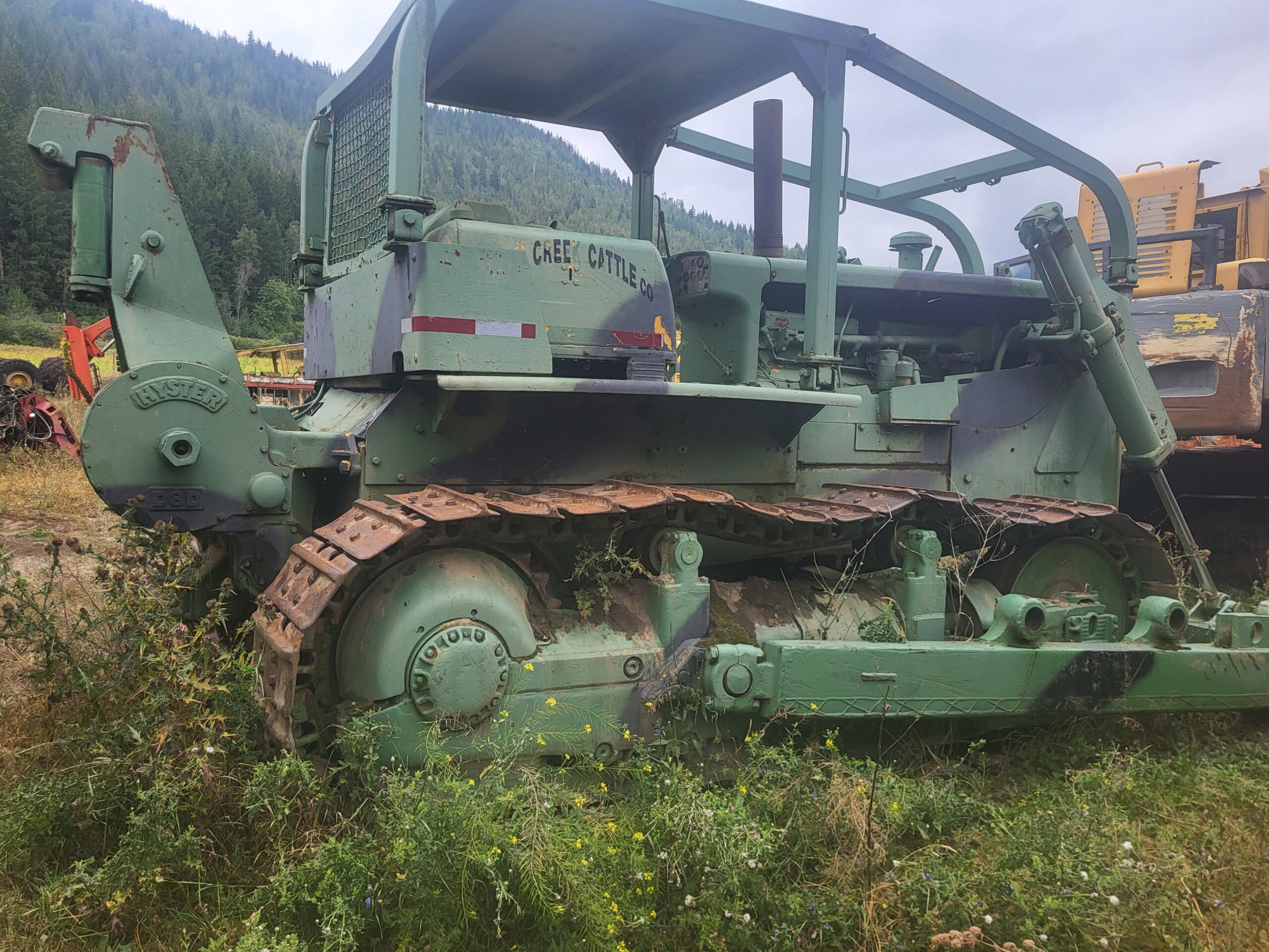 Cat D8H Dozer - with blade and hydraulic tilt